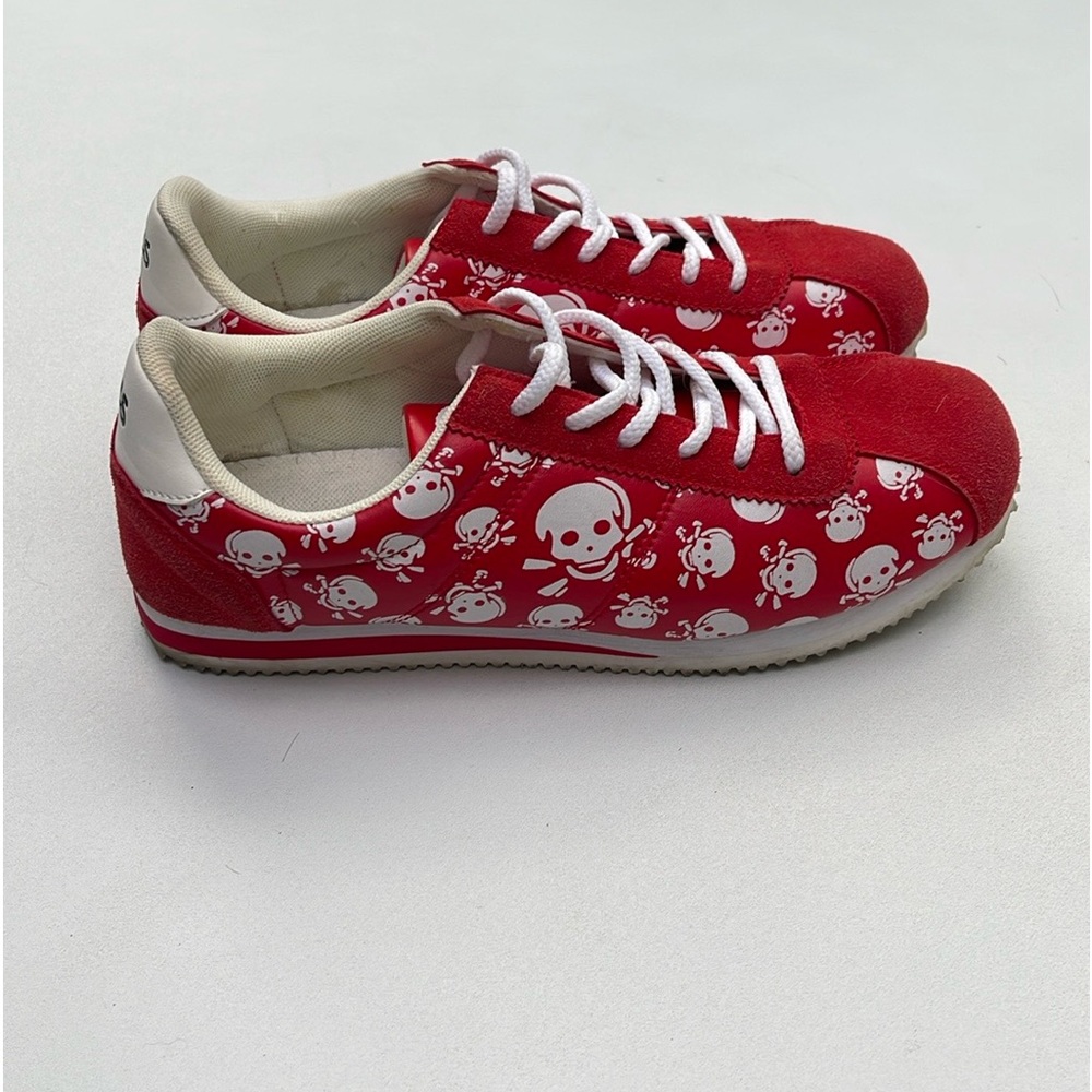 Red Skull Pattern Women's Sneakers - Picture 10 of 16